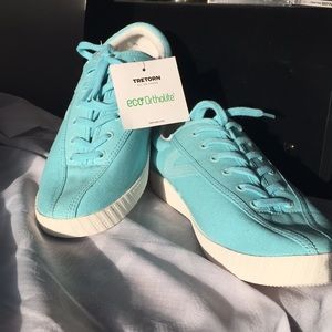 Tretorn sky blue sneaker NWT Size 11 euro 42.5
